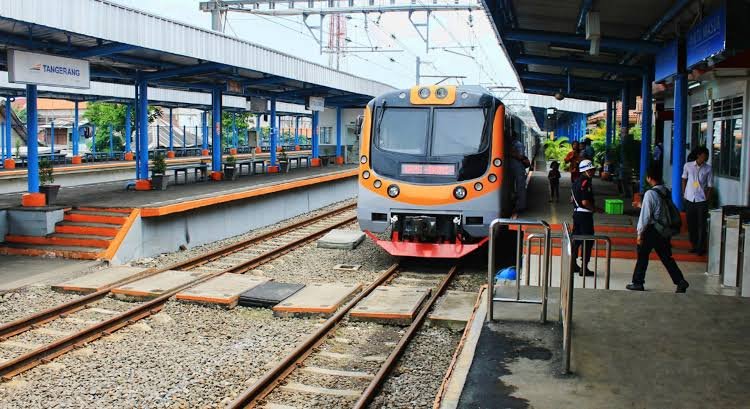 Libur Lebaran Segera Usai, Para Pemudik Kembali Ke Tanah Rantauan Dengan Kereta Api