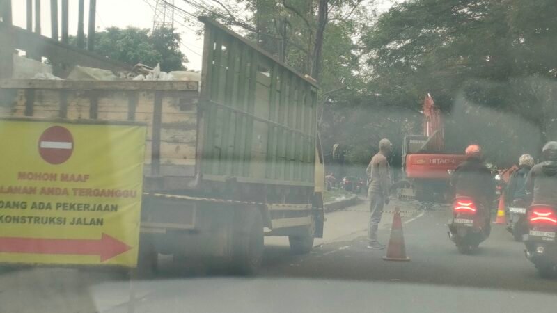 Tidak Hanya Bikin Macet, Pelaksana Proyek Jalan Raya Baru Pemda Juga Lalaikan K3